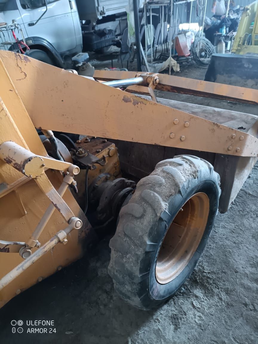 Продам навантажувач Derruppe D 400