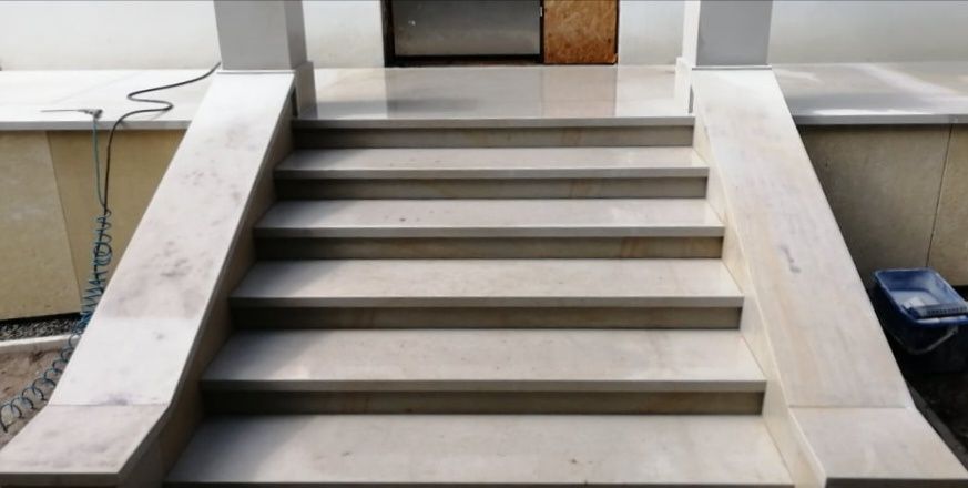 Usługi kamieniarskie ogrodzenia, murki, schody, elewacje z kamienia