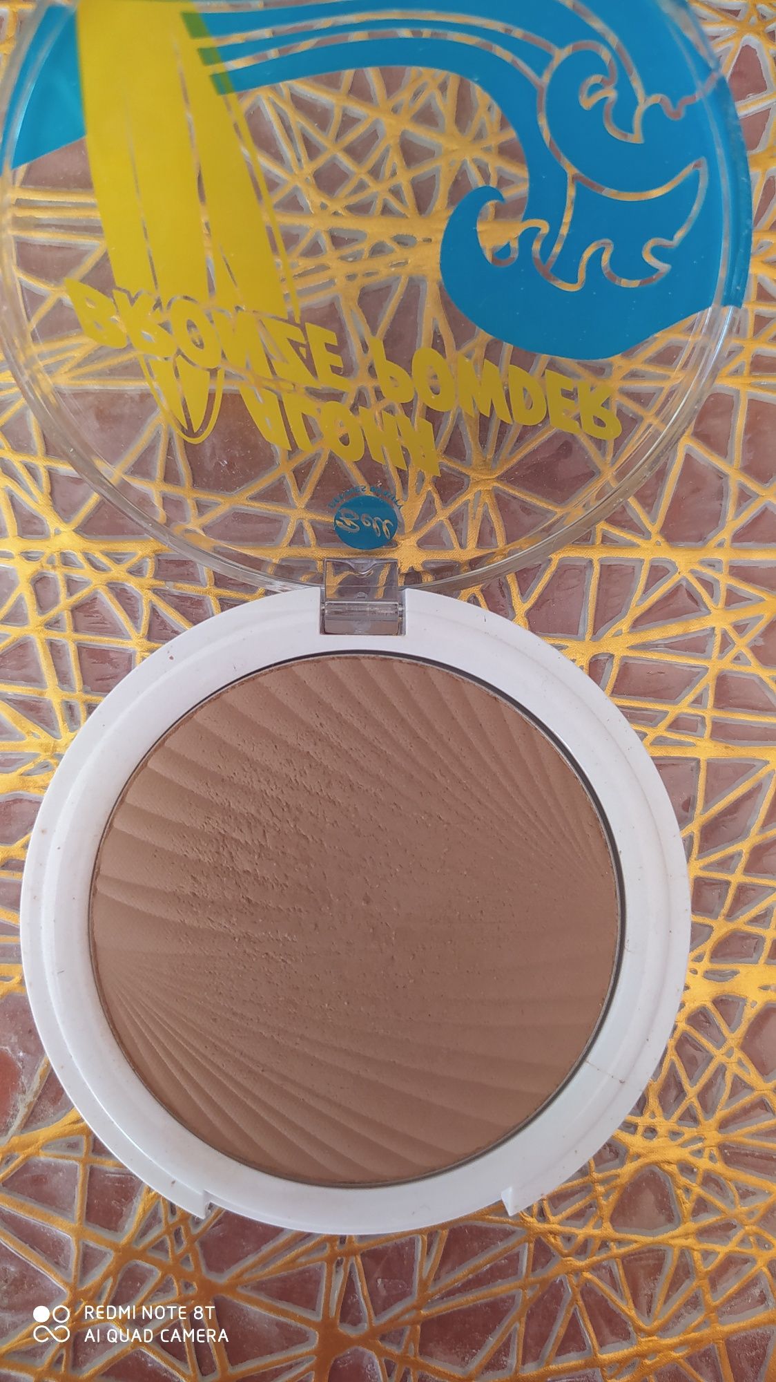 Bronzer do makijażu Aloha bronze powder Bell