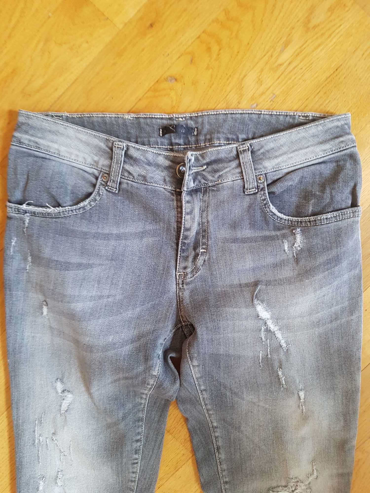 Suerte (jak Please) jeansy rurki przetarcia, rozmiar S