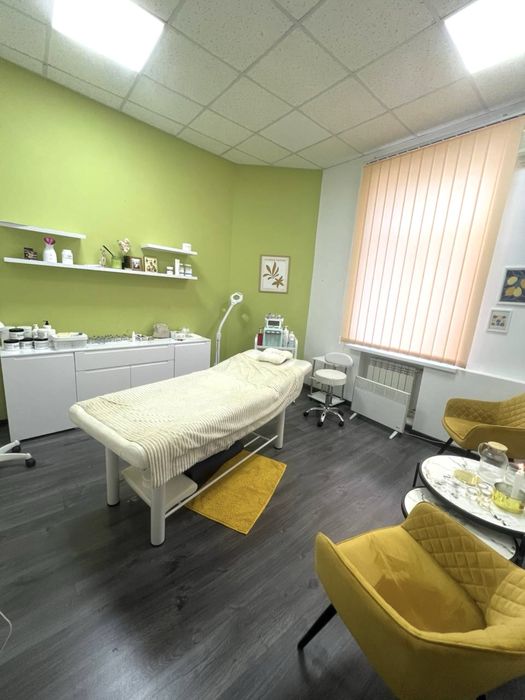 Оренда кабінету косметолог , масаж, бьюті. Є світло!