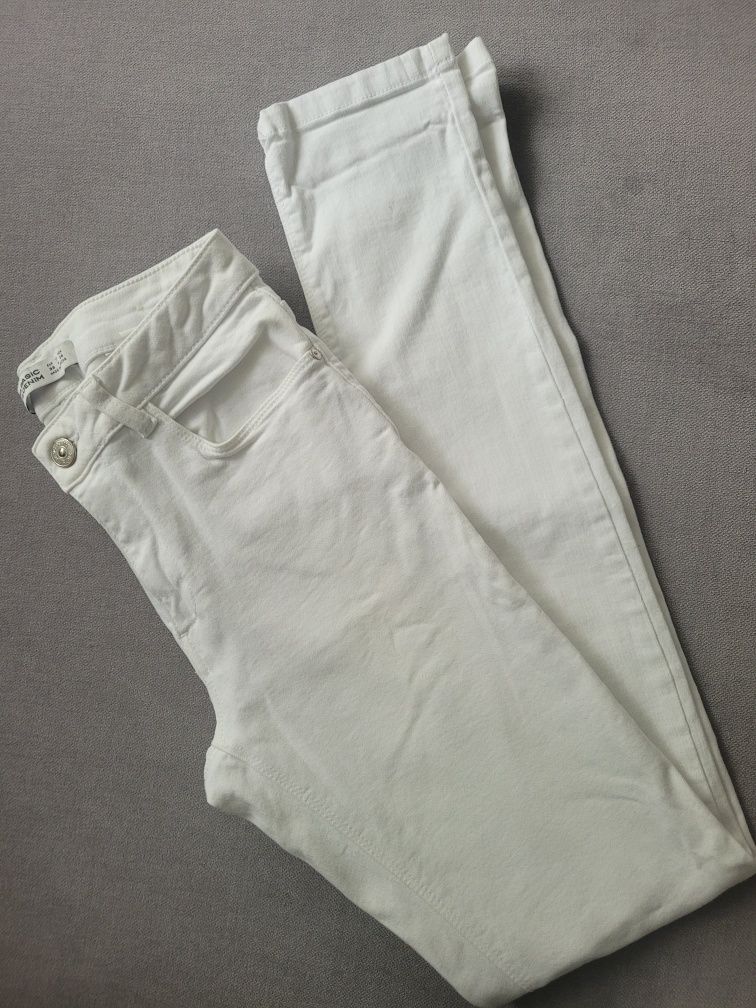 Białe spodnie, jeansy skinny, rurki Zara r. 36