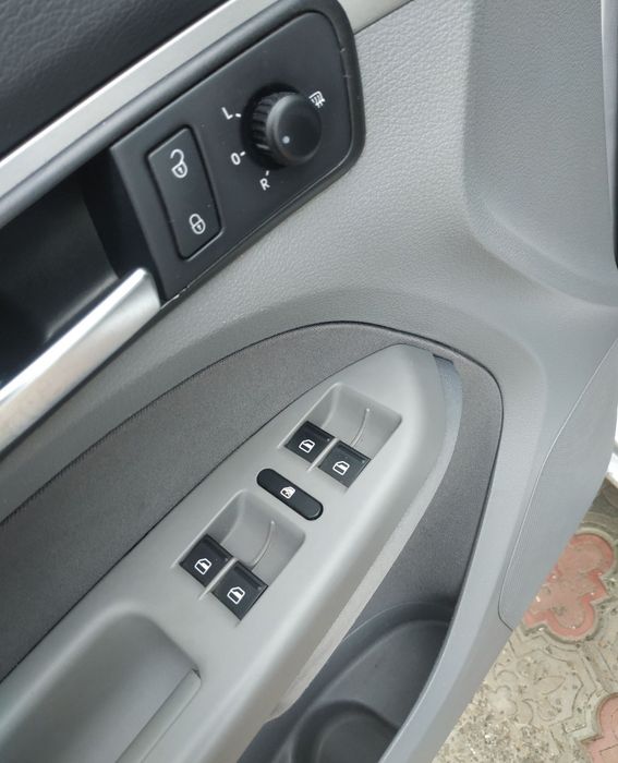 Продам Touran 2007