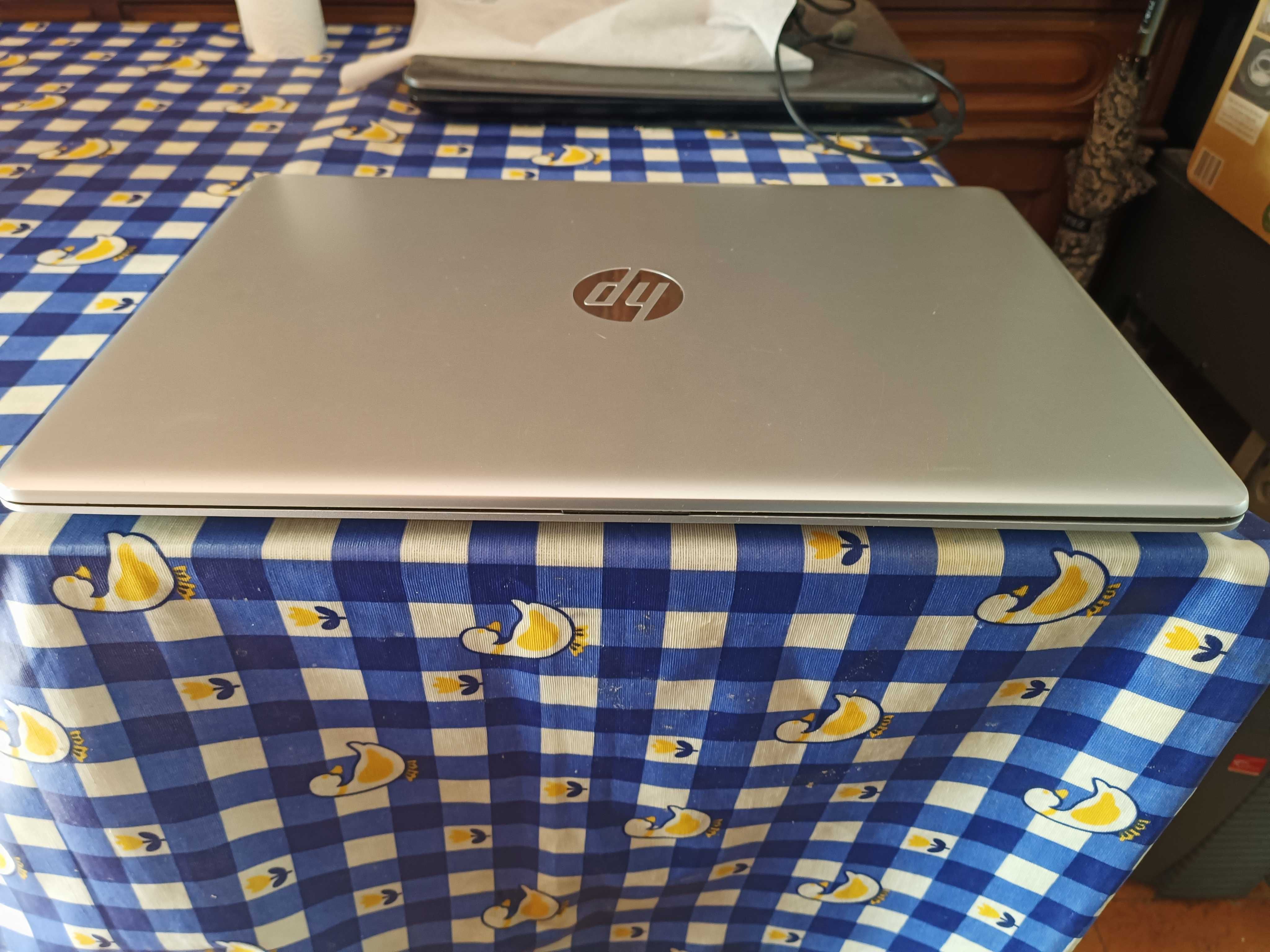 HP Notebook - 17.3-by0000np