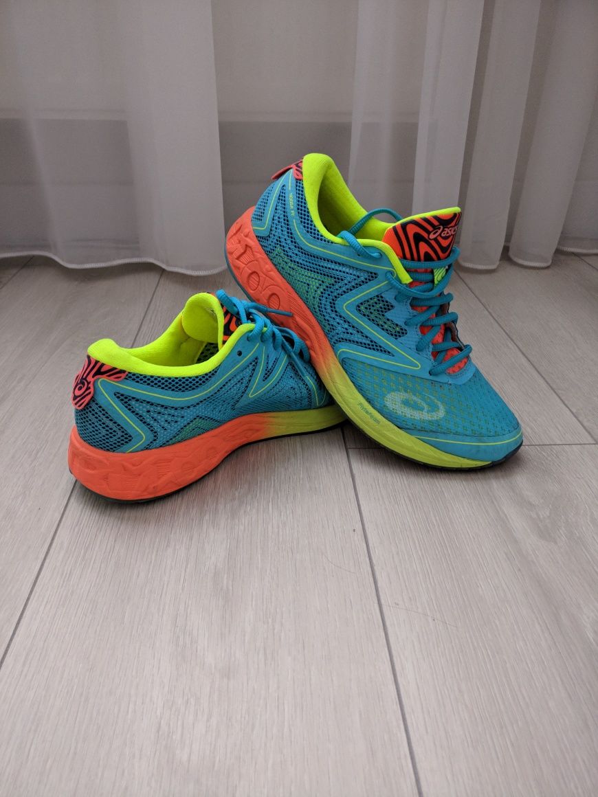 Жіночі кросівки ASICS Noosa FF 40/25,5см/кроссовки