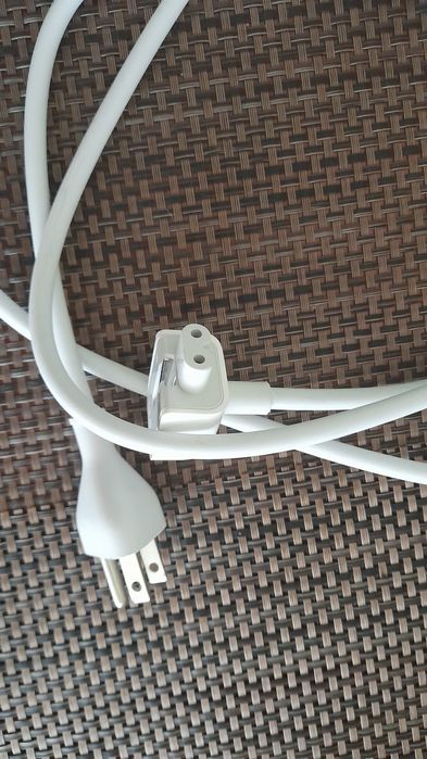 Новый, оригинальный кабель MacBook и амбушюры и ремешки