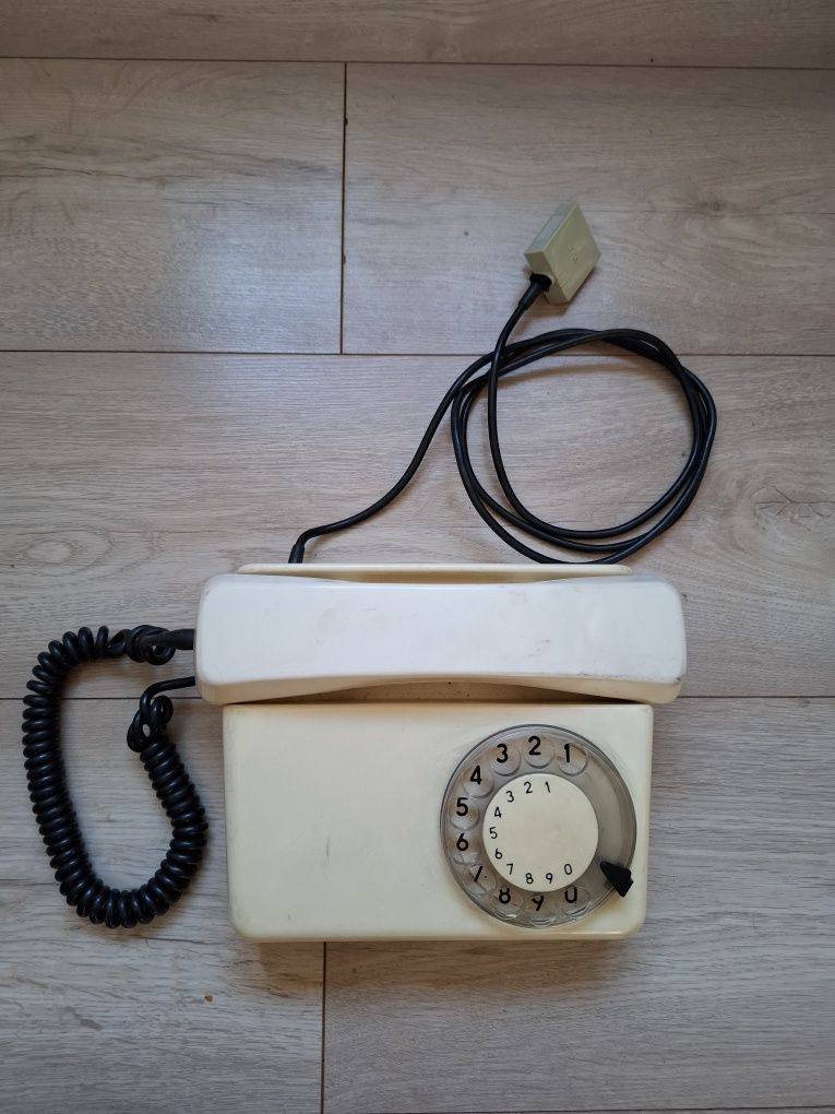 Stary telefon Telkom Tulipan PRL. stacjonarny z tarczą obrotową 1988