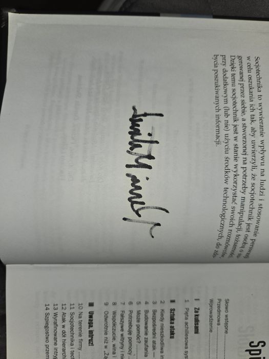 unikat: Sztuka Podstępu Kevin Mitnick z autografem