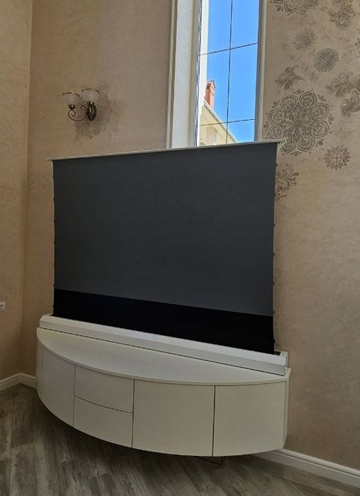 Моторизований ALR екран 92"Mivision