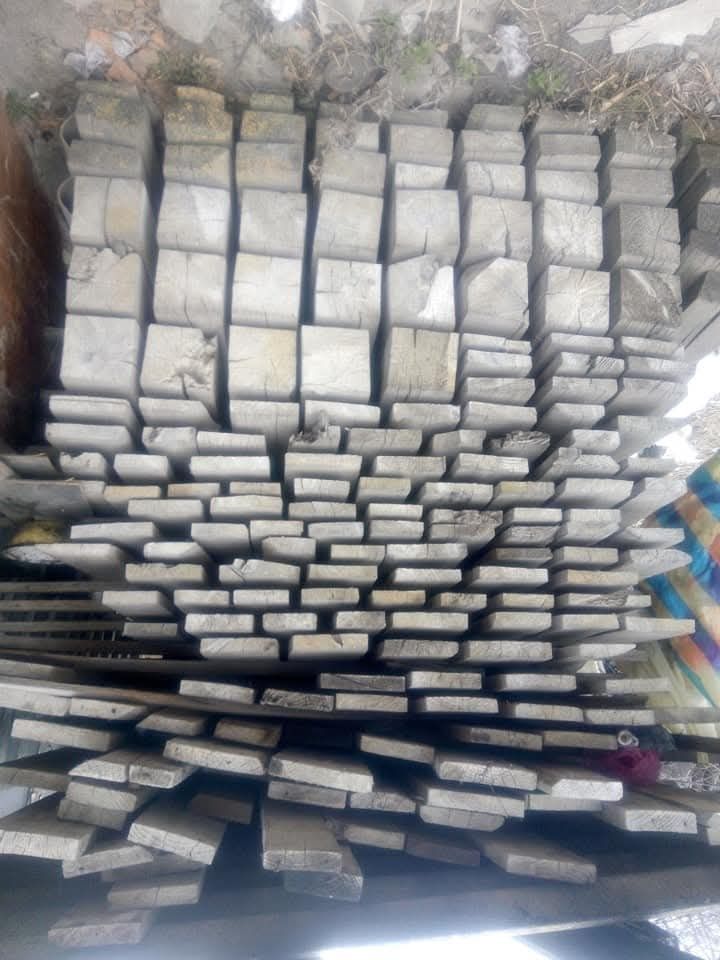 Продам будинок з буд матеріалами