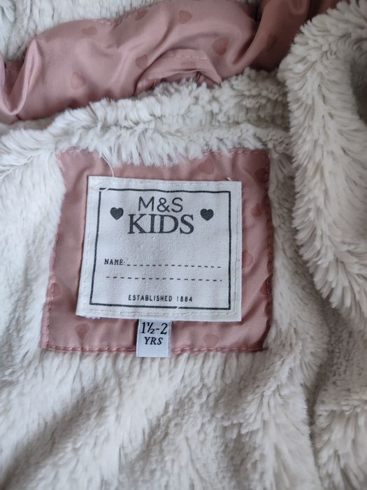 Зимова куртка на дівчинку