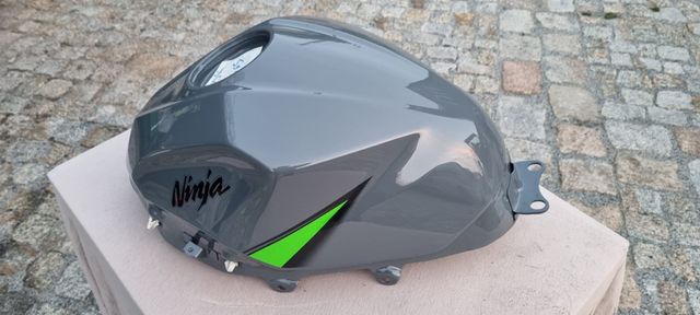 Zbiornik bak Kawasaki Ninja 400 i Z400