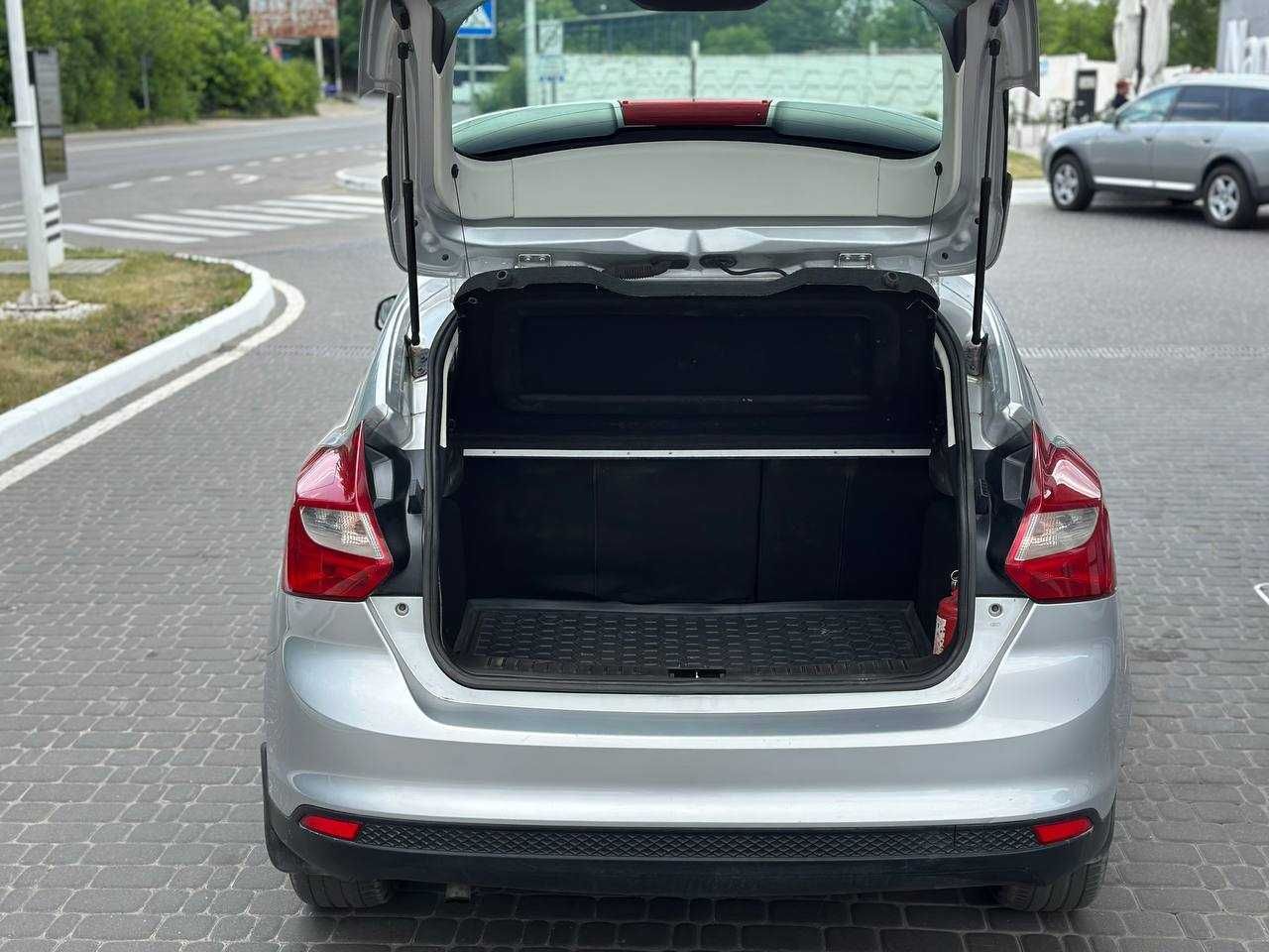 Продам Ford Focus 2012 1.6 механика