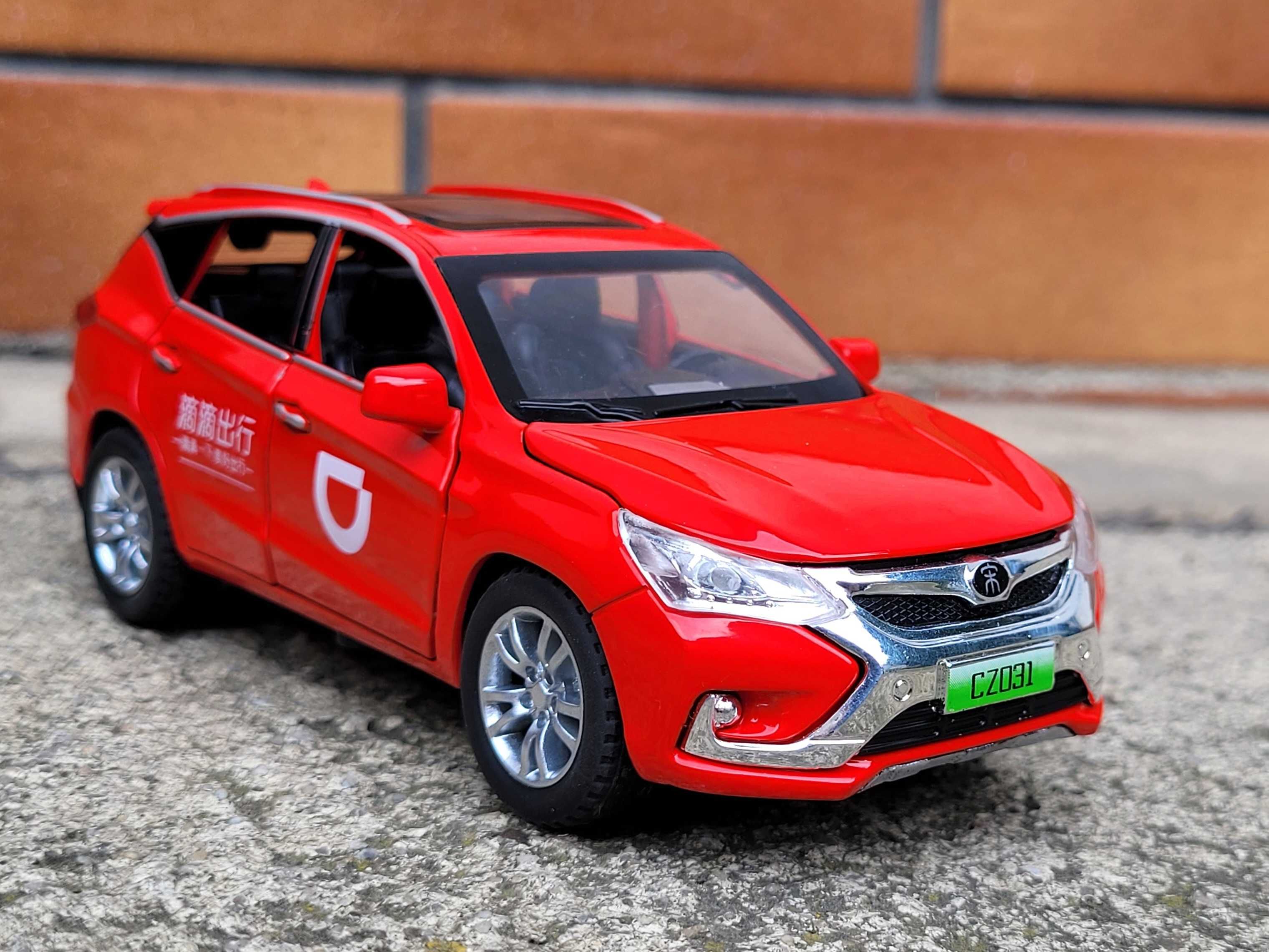 Kolekcja modeli 1:32 Chiński Suv Byd Song  Mitsubishi lub Hundai