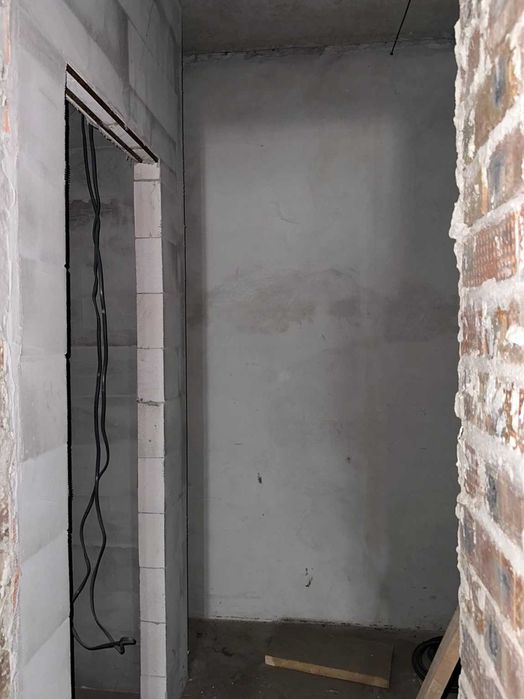 Фасадне приміщення по вул. Церковній