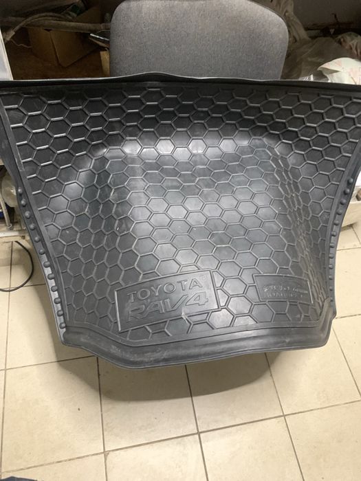 Коврик багажника Тойота Раф4(4)