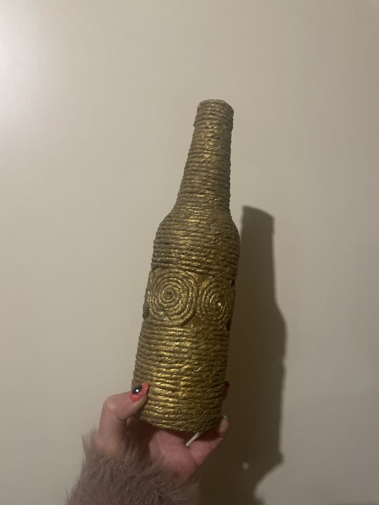 Złota ozdobna handmade butelka świecznik pomalowana na złoto