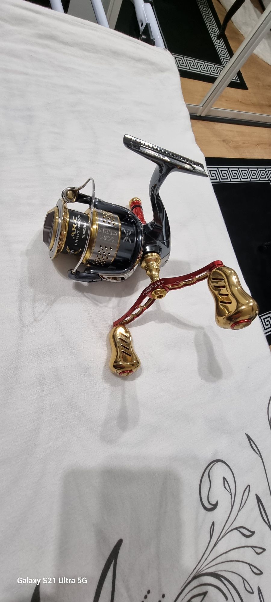 Korba + Stend Livre do kołowrotków( Daiwa, Shimano, Megabass)