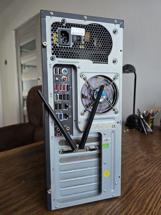 Komputer stacjonarny Intel i7, 32GB RAM, SSD 512GB, HDD 1TB, monitor