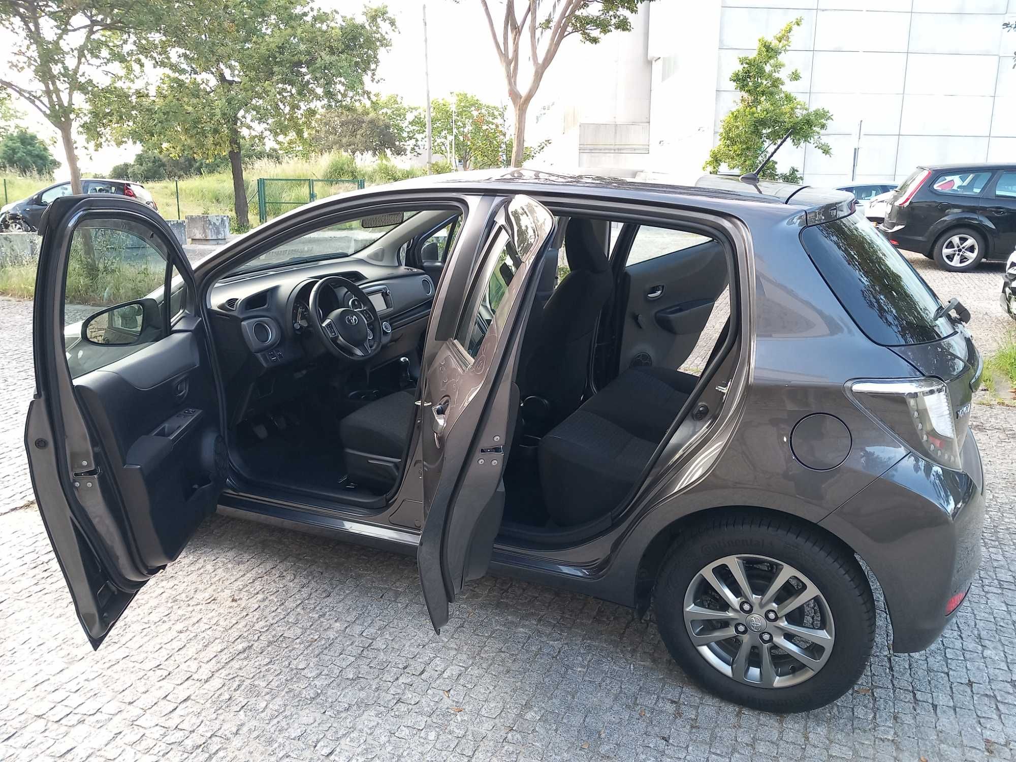 Toyota Yaris . Como Novo