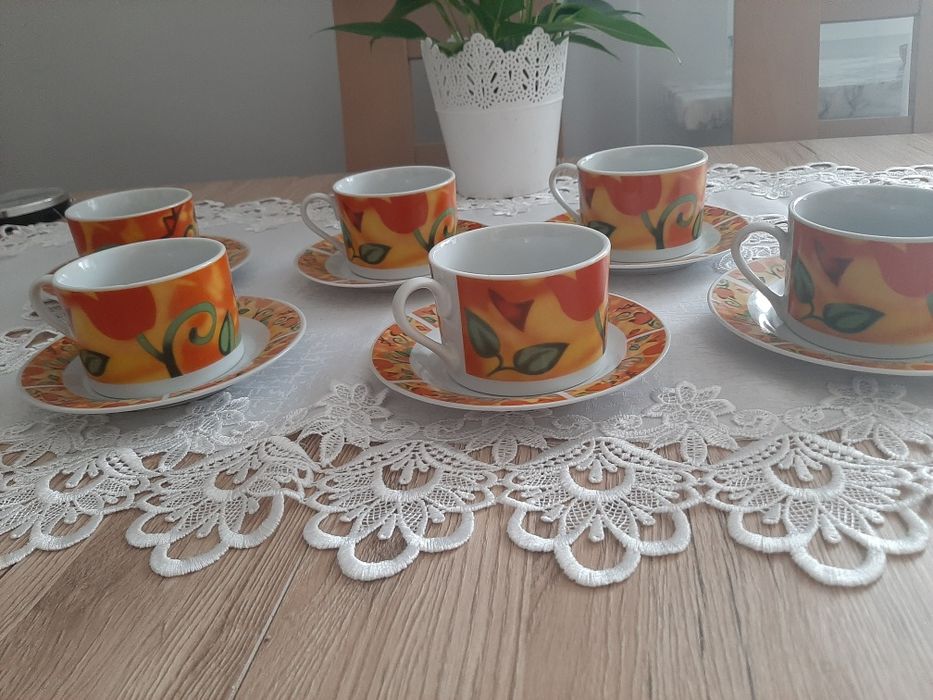 Piękne filiżanki tulipan