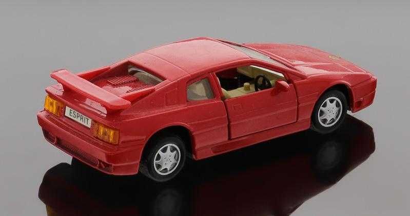 Miniatura carro Maisto com mecanismo fricção como novos