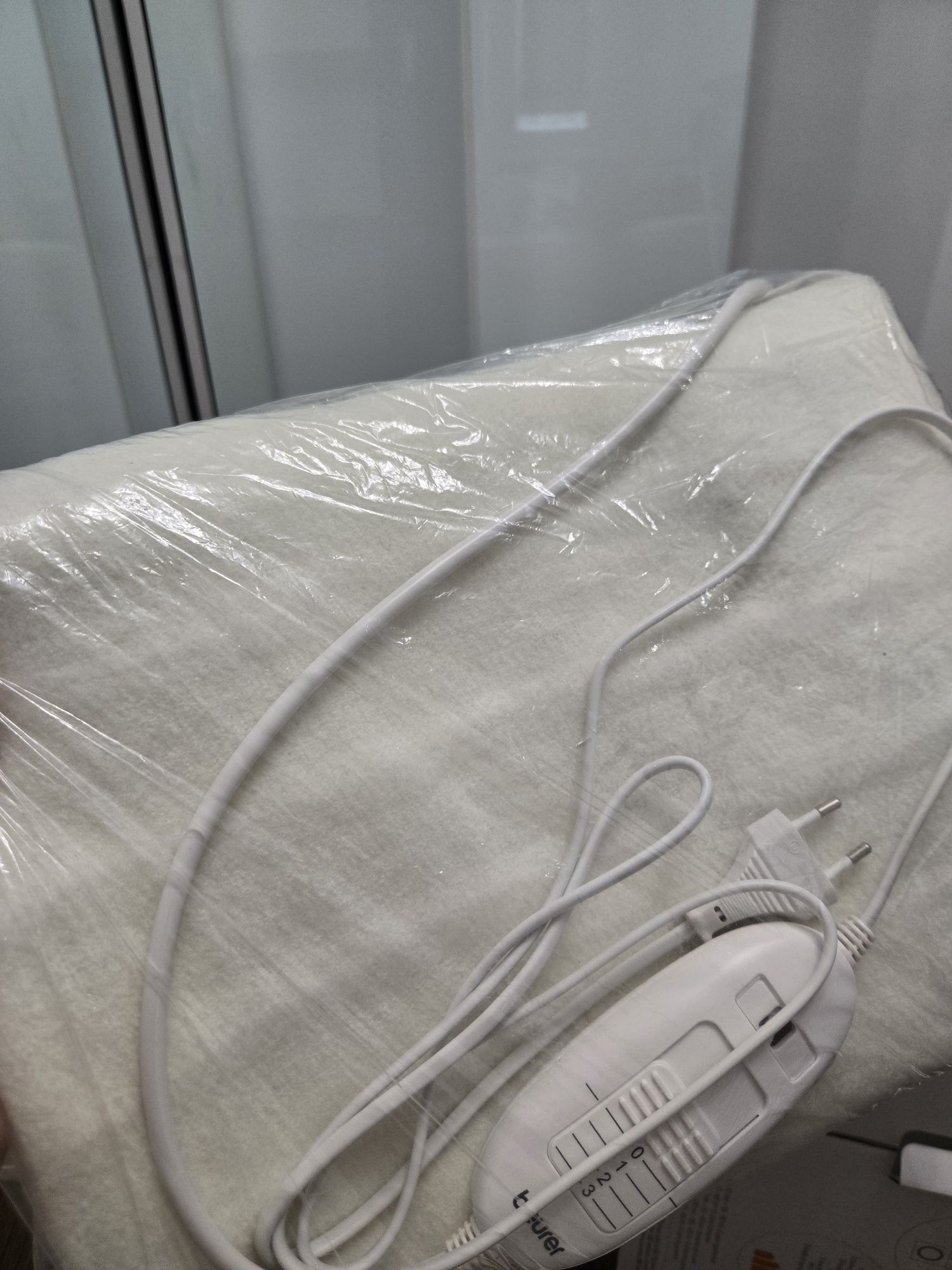 Nakładka elektryczna na łóżko Beurer TS 15 biała 150 x 80 cm