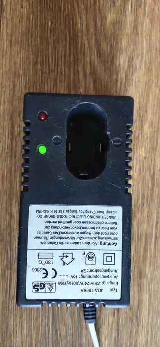 Зарядное до шуруповерта 18вольт