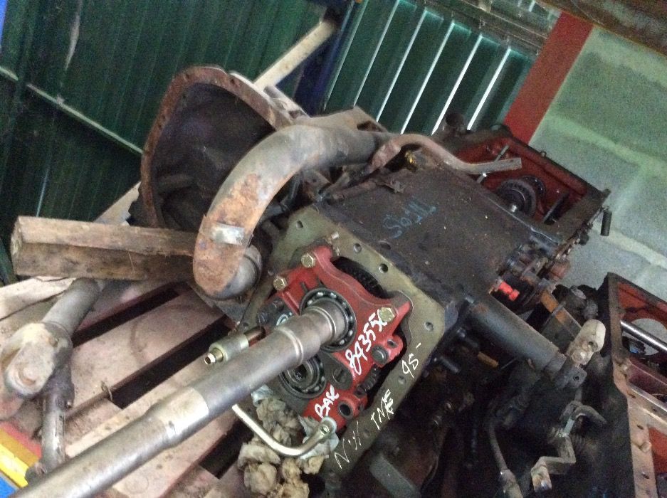 Trator- Caixa de Velocidades New Holland TNF 95
