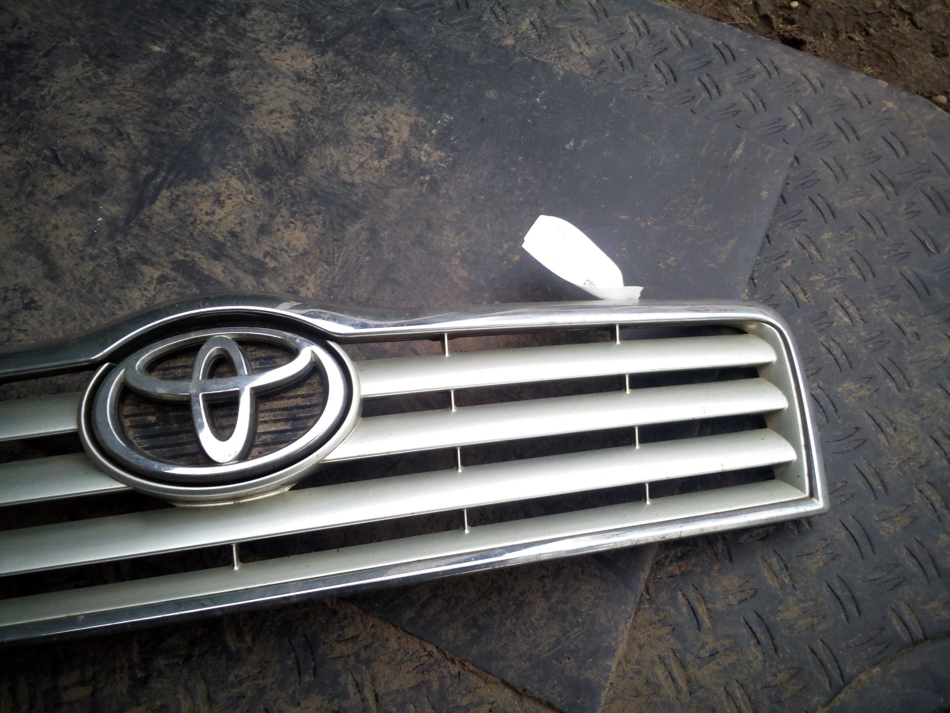 TOYOTA avensis t25 03-06 grill gril atrapa 1C0