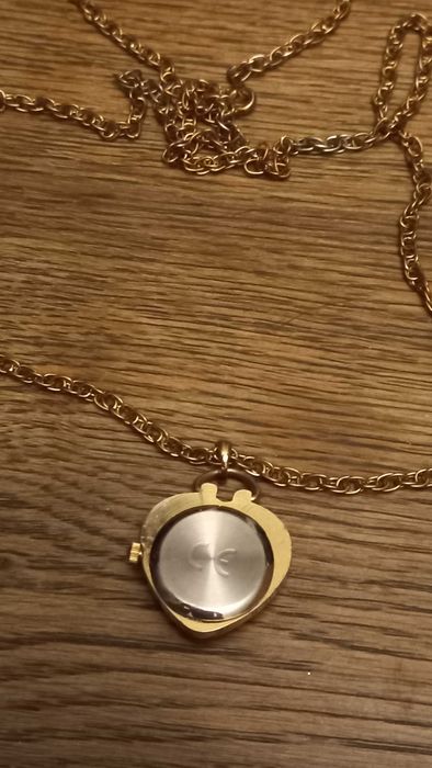 Sprzedam damski zegarek wisiorek pozłacane serce z cyrkonikami