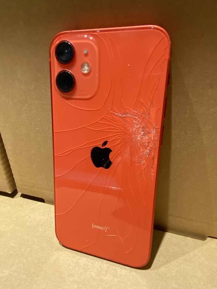 iPhone 12 mini uszkodzony