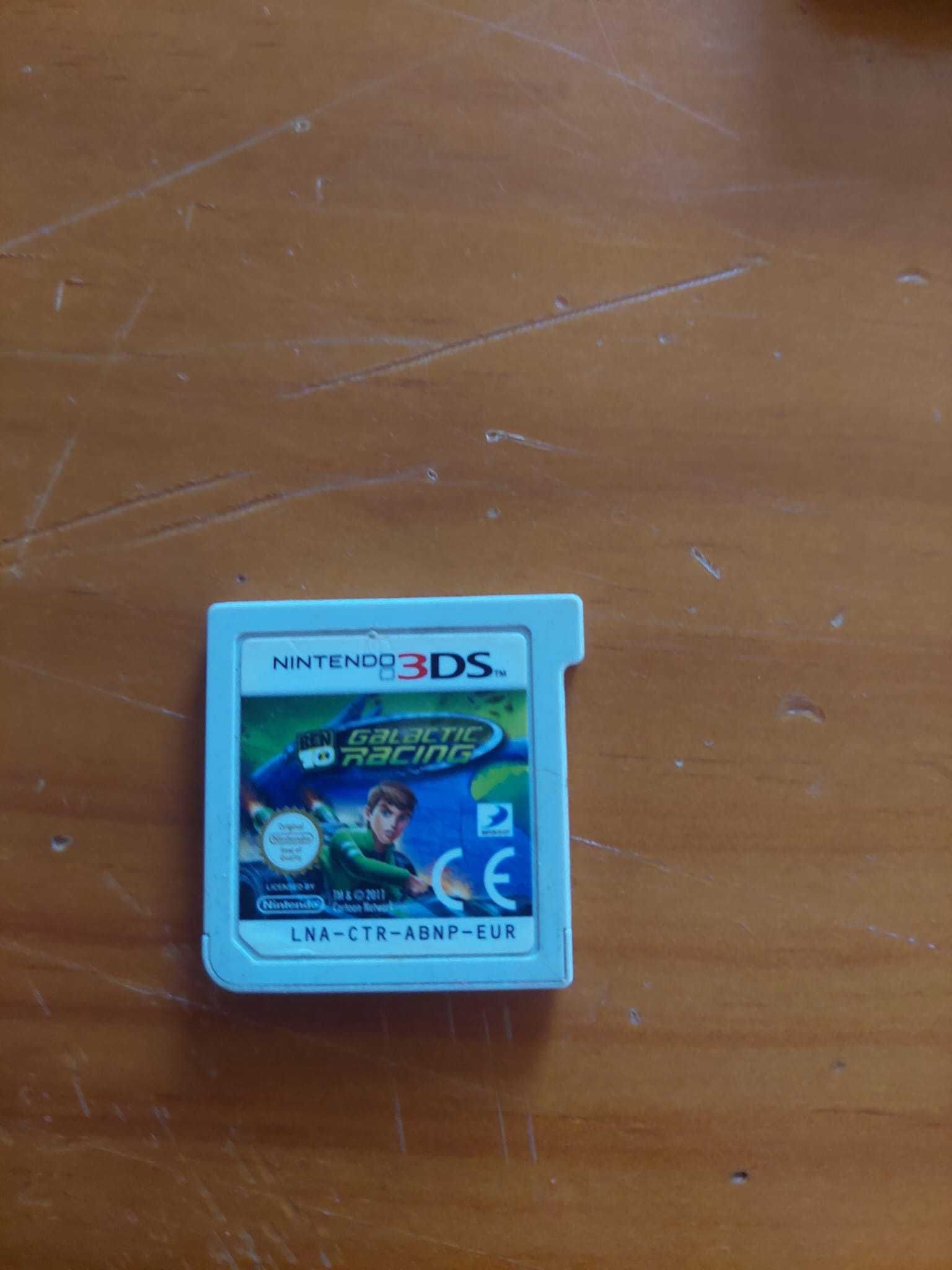 Vendo Nintendo 2DS com dois jogos