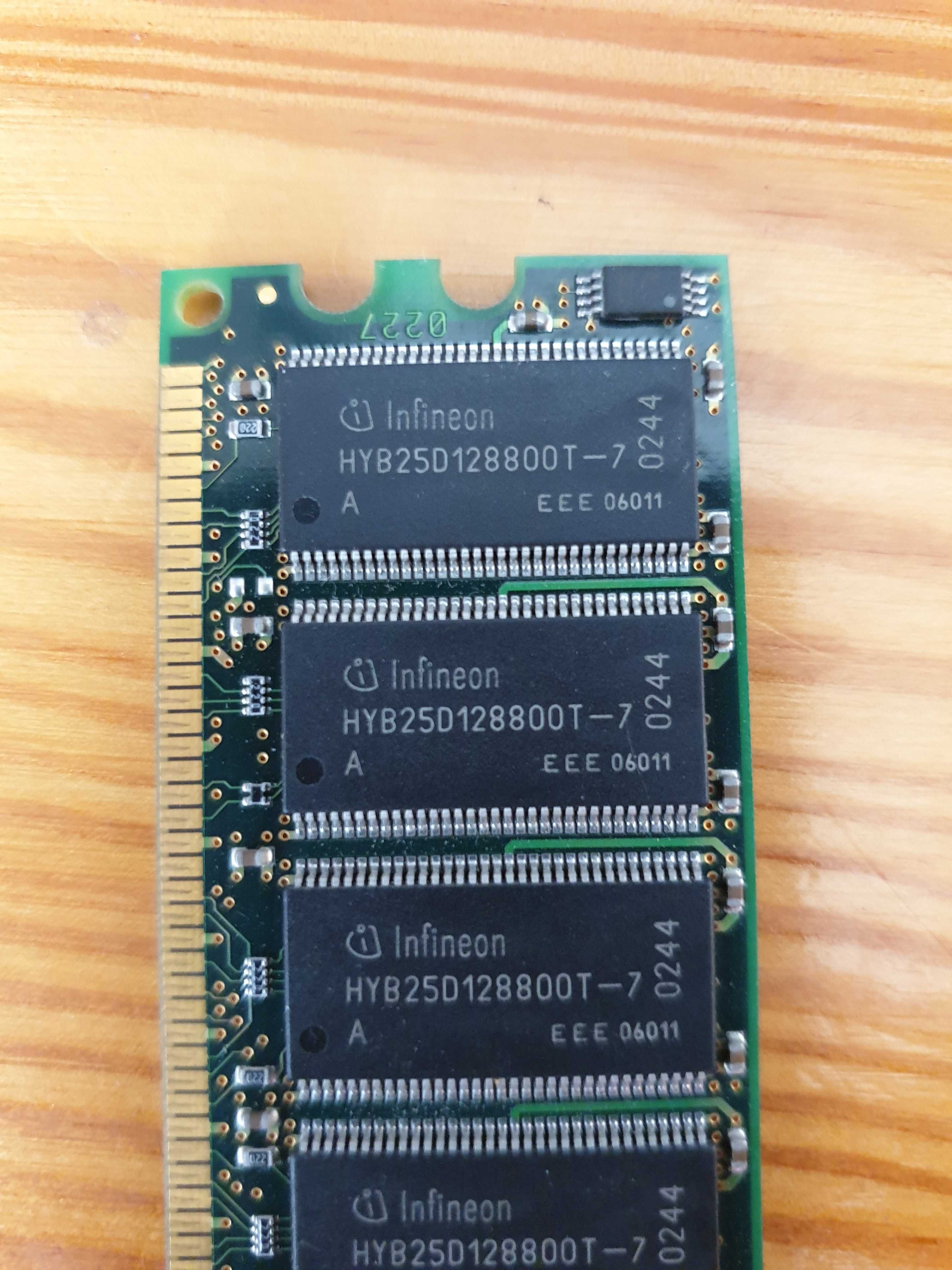 Pamięć RAM Kingston DDR 256MB 266 CL 2,5 (KVR266X64C25/256)