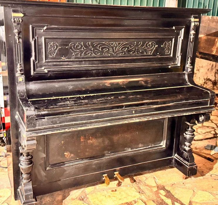 Piano para exposição