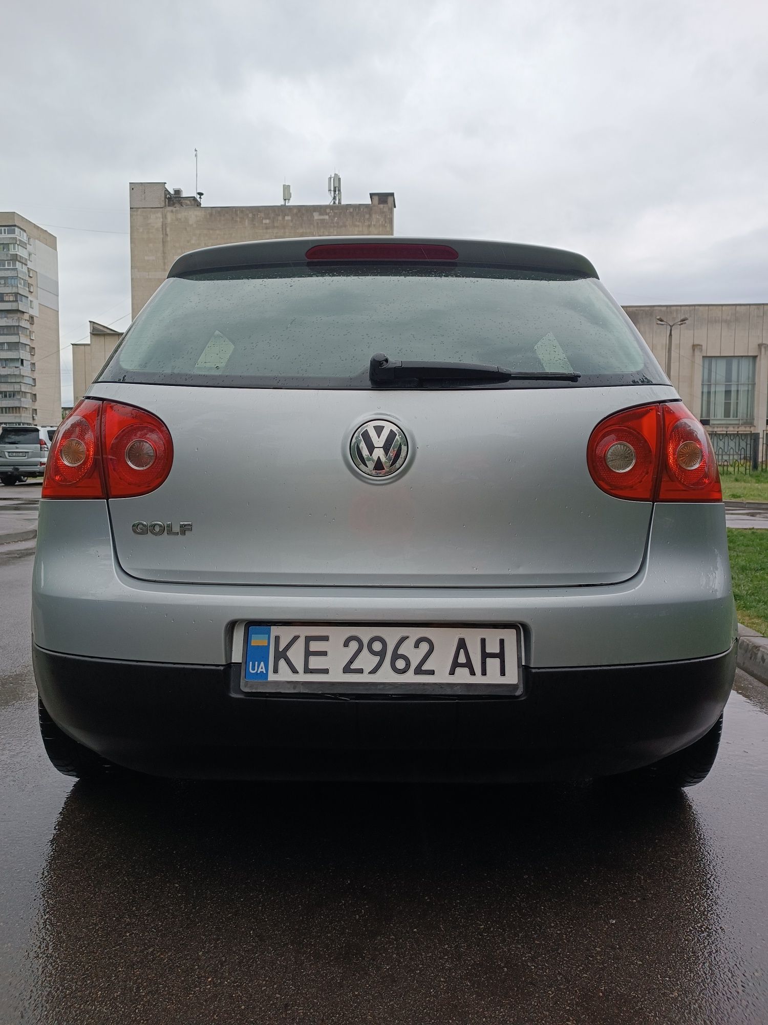 Volkswagen Golf 5 1.6 л 2004 р