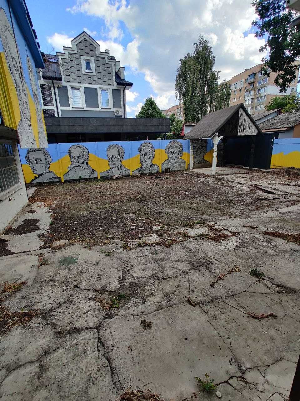 Оренда фасадного приміщення 100 м2 з терасою в центрі Боярки