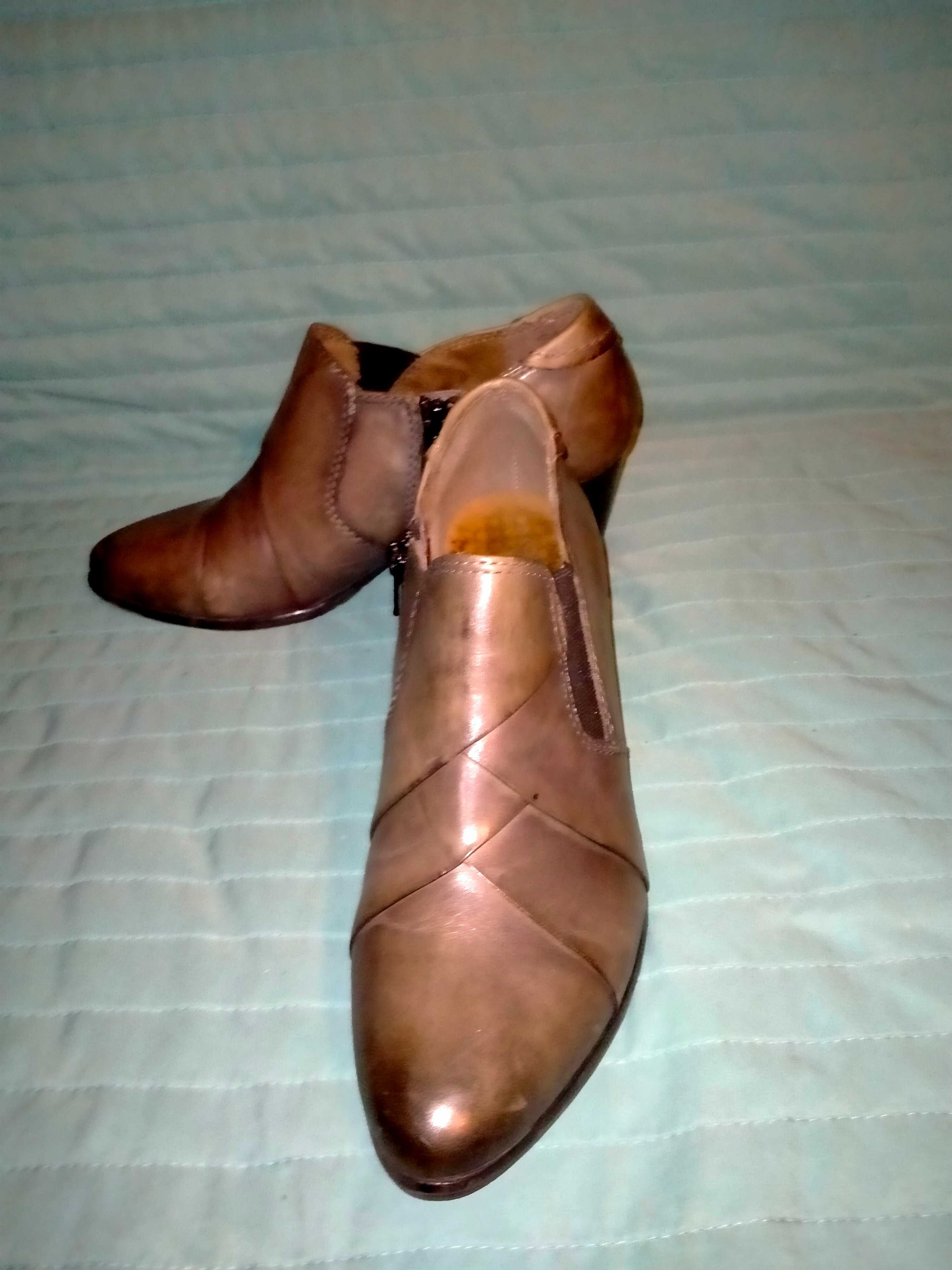 Buty damskie Caprice r. 38