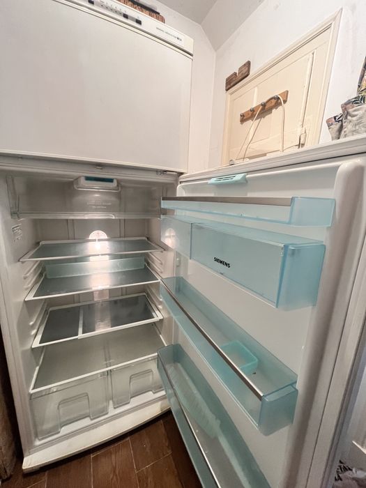 Frigorifico de tamanho grande e em muito bom estado! Marca Siemens