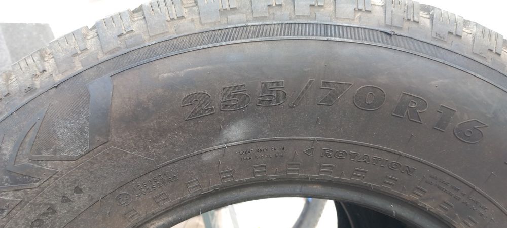 Pneus  usados com as medidas 255/70/16