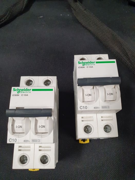 Schneider iC60N C10A podwójny 2szt