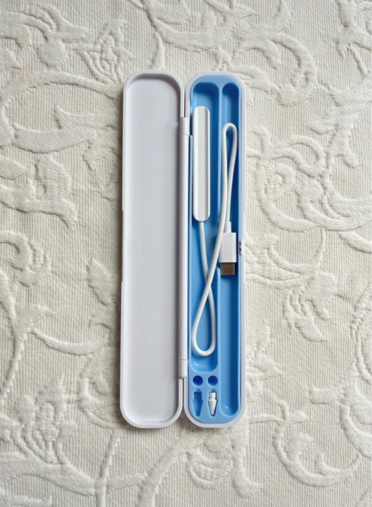 Apple Ipad Air 5th Gen 2022 10.9”, 64GB, Blue, with compatible pencil.