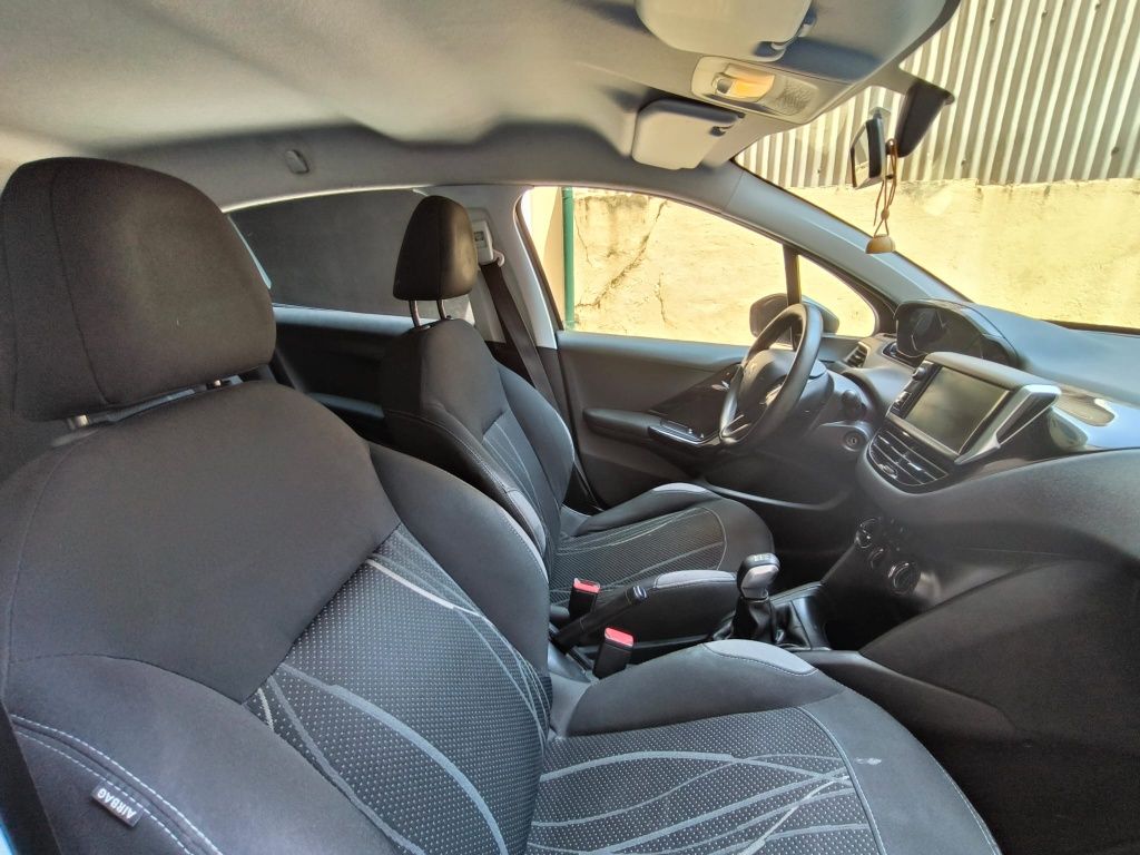 Peugeot 208 1.2Vti 2013 apenas 130 mil kms