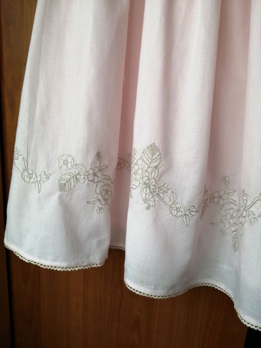 Vestido rosa bebé em meio linho da Mayoral