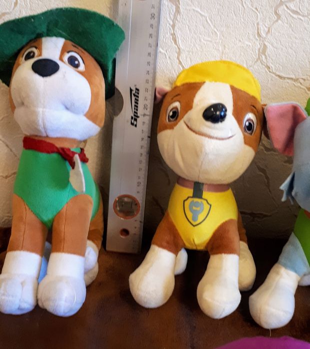 Большая коробка мягких игрушек. Не дорого. Примерно 40 шт.