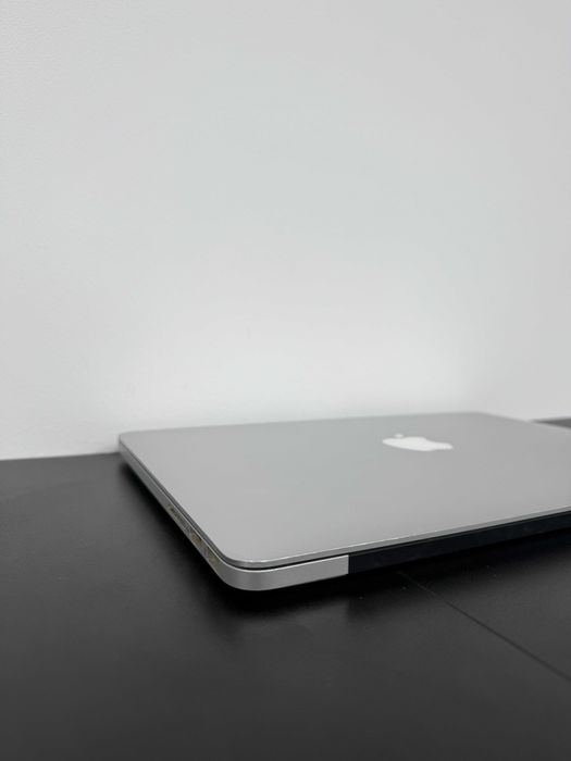 Macbook Pro 2015 (і5/8gb/256 ssd) Гарантія .