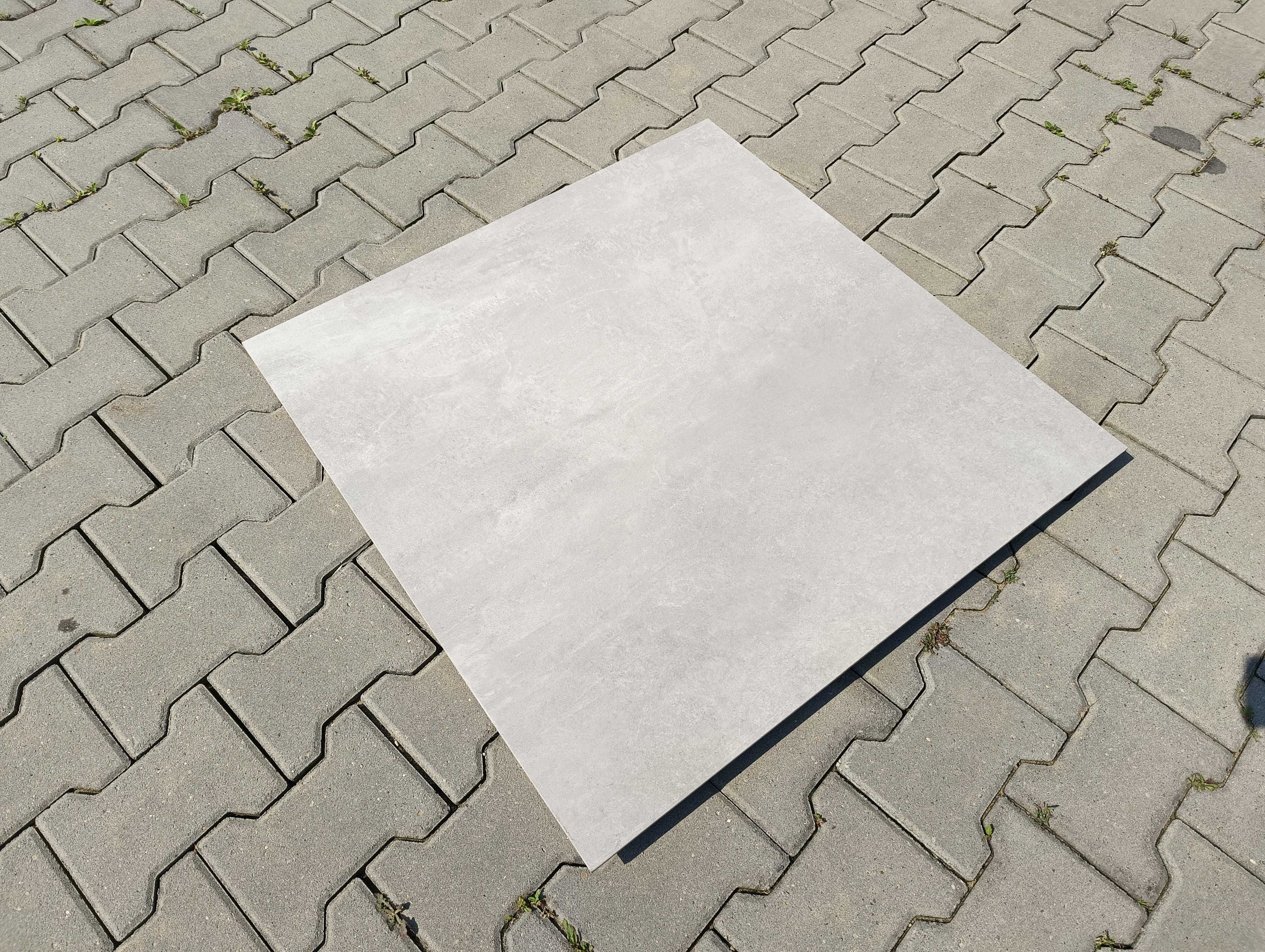 Tanie kafle podłogowe do garażu kotłowni Tassero Gris 79,7x79,7x8 G.3