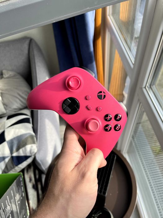 Xbox Series X 1TB + 2 геймпади + Mortal Kombat 11 Диск