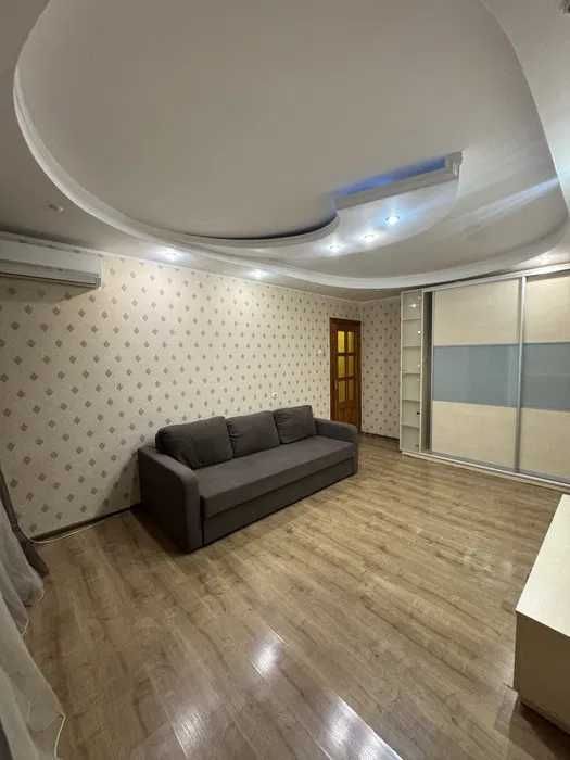 продаж 2 кім Лариси Руденко метро Позняки  Піраміда пр Бажана Безнал