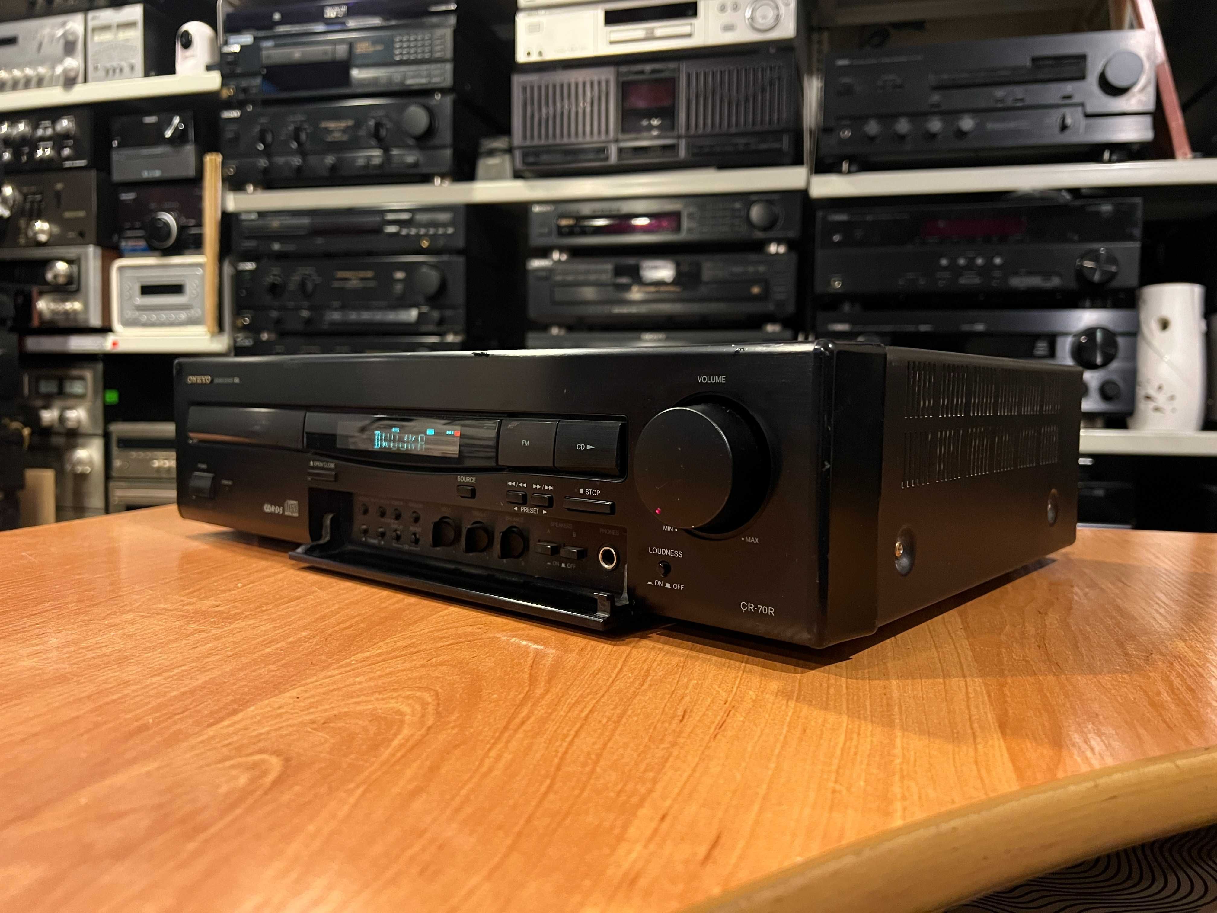 Amplituner Onkyo CR-70 z wbudowanym odtwarzaczem płyt CD, Audio Room